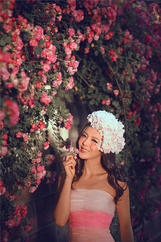 中国蜜月度假首选品牌-青岛薇薇新娘婚纱摄影