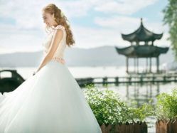 薇薇新娘婚纱摄影 定格永恒爱情的美丽瞬间