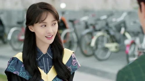 藏在树后的男主角 当大神颜值干扰了毕业照C位